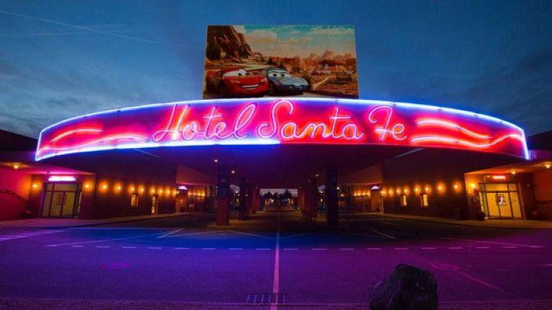 Disneyland csoportosan, párizsi városnézéssel