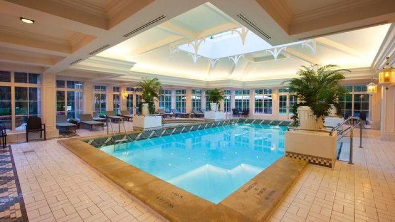 Disneyland Hotel szállás és parkbelépő csomag Disneyland előfoglalás