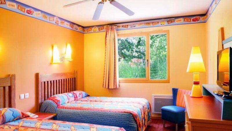 Hotel Santa Fe ** szállás és parkbelépő csomag Disneyland - előfoglalási akció