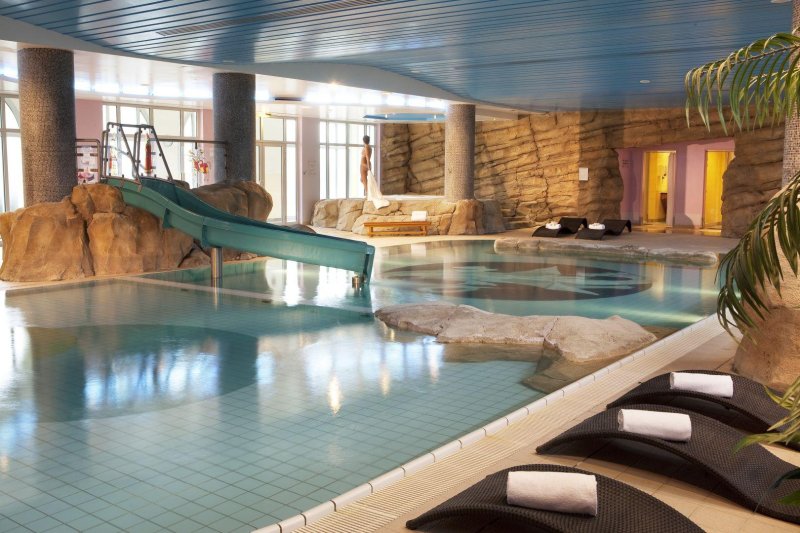 Disneyland csoportosan, párizsi városnézéssel 2024 március - Dream Castle