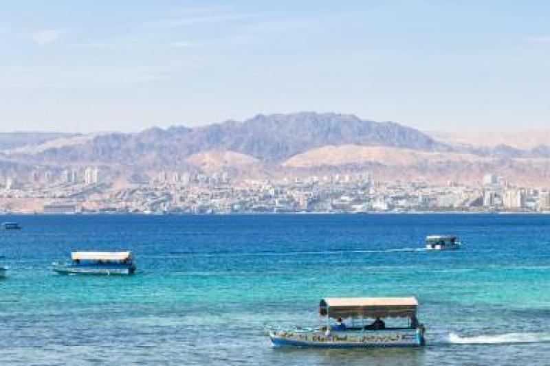 Jordánia Körutazás ősszel Pihenéssel Aqaba Tengerpartján