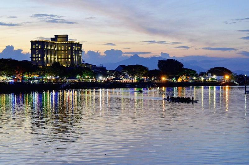 Borneó és a Brunei Szultanátus, pihenéssel Langkawi tengerpartján