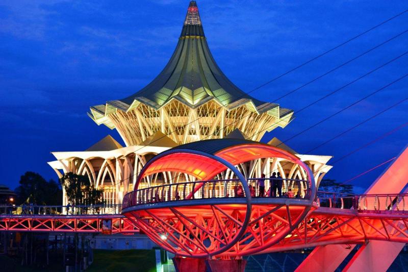 Borneó és a Brunei Szultanátus, pihenéssel Langkawi tengerpartján