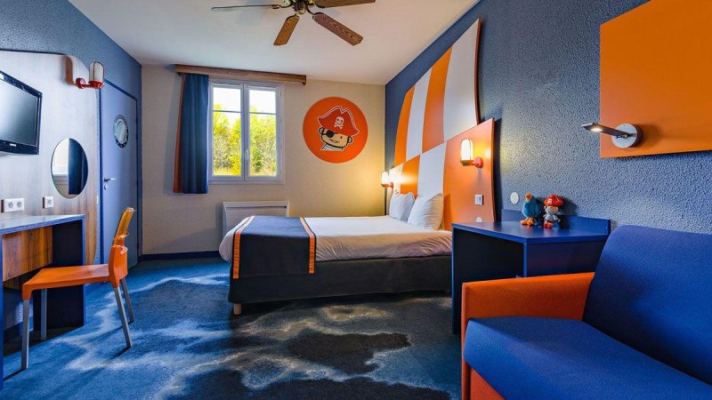 Disneyland csoportosan, párizsi városnézéssel 2026. június 3 - 6. - Explorers Hotel