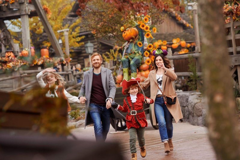 Disneyland csoportosan, párizsi városnézéssel 2026. október 21 - 24. - Disney Hotel Cheyenne