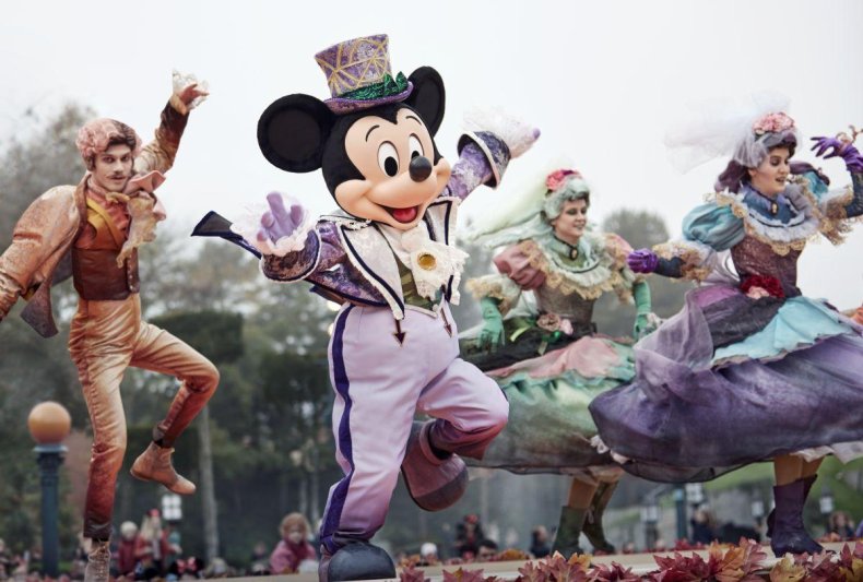 Disneyland csoportosan, párizsi városnézéssel 2026. október 21 - 24. - Disney Hotel Cheyenne
