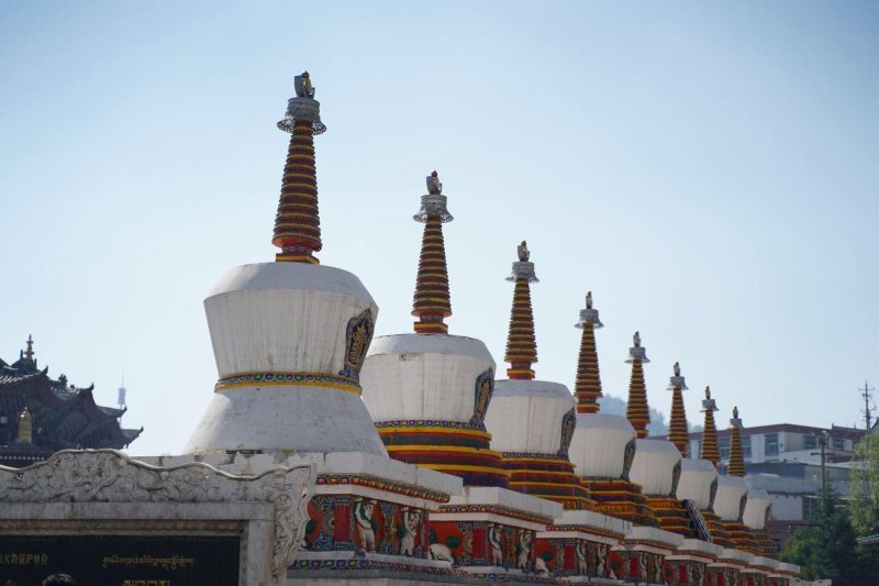 Kína ikonikus csodái - Tibet misztikuma, hajózás a Jangcén és Zhangjiajie lebegő hegyei csoportosan