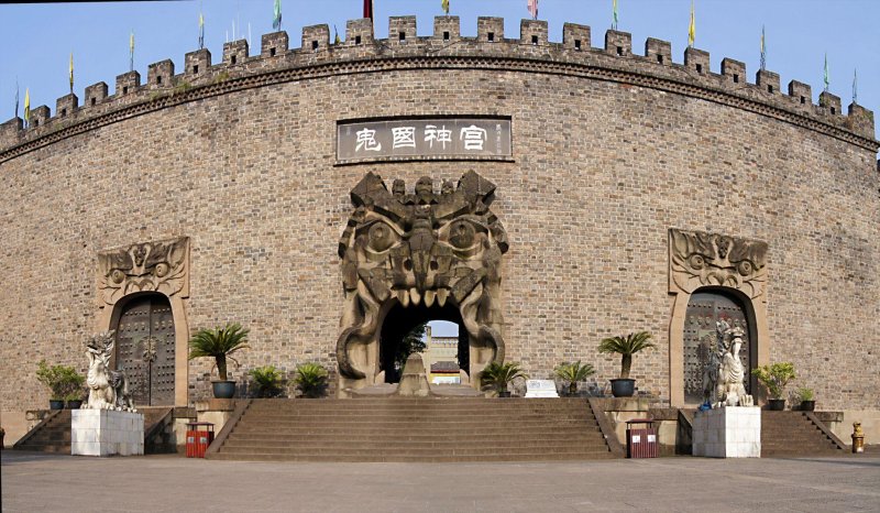 Kína ikonikus csodái - Tibet misztikuma, hajózás a Jangcén és Zhangjiajie lebegő hegyei csoportosan