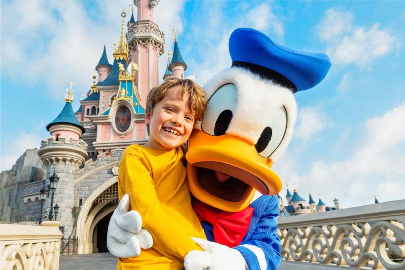 Utazás Disneyland meseországba, párizsi városnézéssel