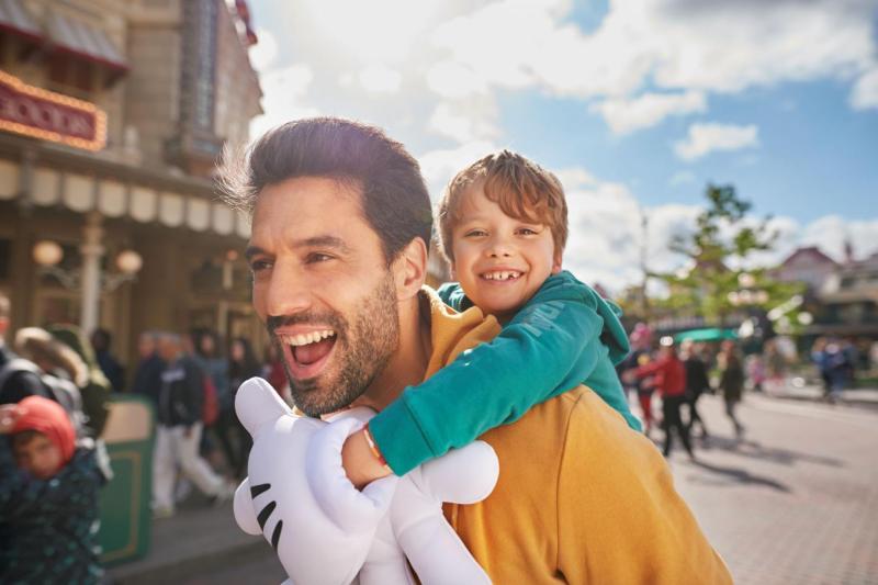 Utazás Disneyland meseországba, párizsi városnézéssel