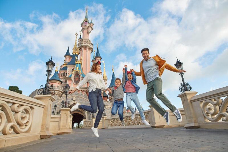 Utazás Disneyland meseországba, párizsi városnézéssel