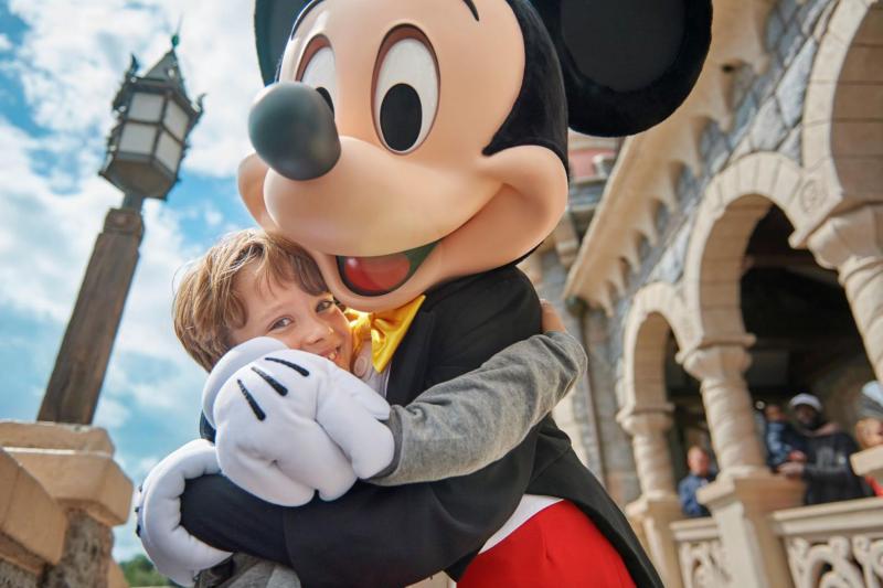 Utazás Disneyland meseországba, párizsi városnézéssel