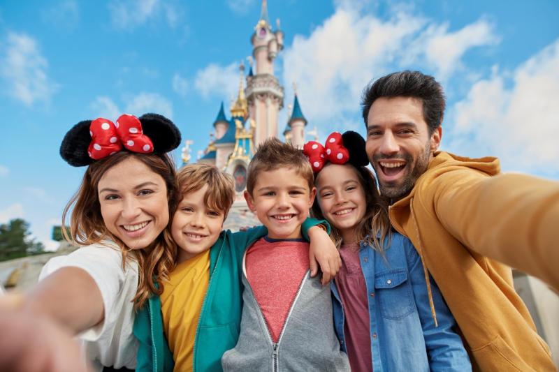 Utazás Disneyland meseországba, párizsi városnézéssel