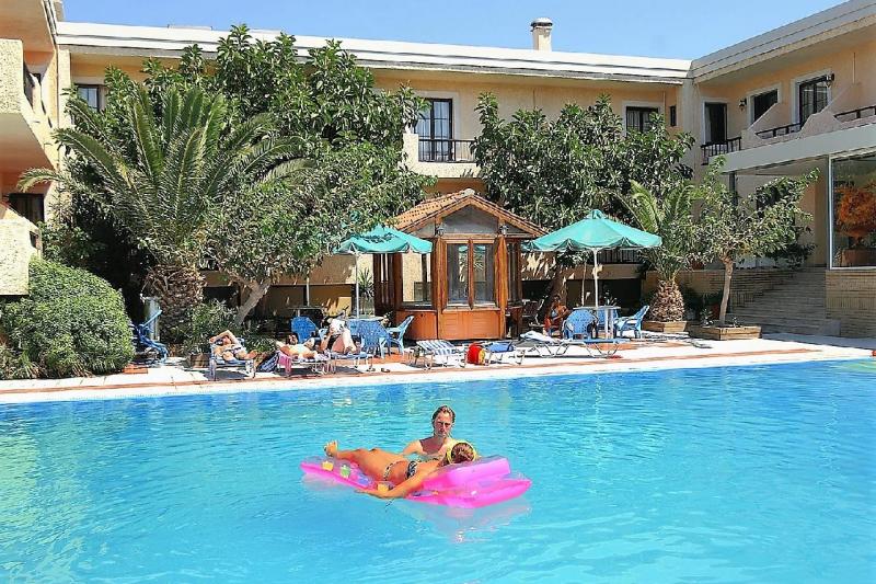 Karpathos Pigadia utazás 7 STARS Hotel