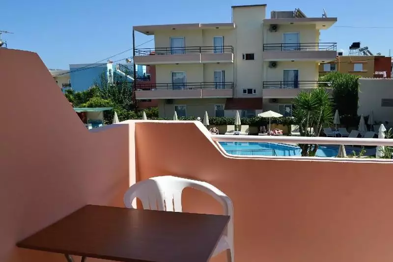 Alexandros Apartmanház Kréta Agia Marina