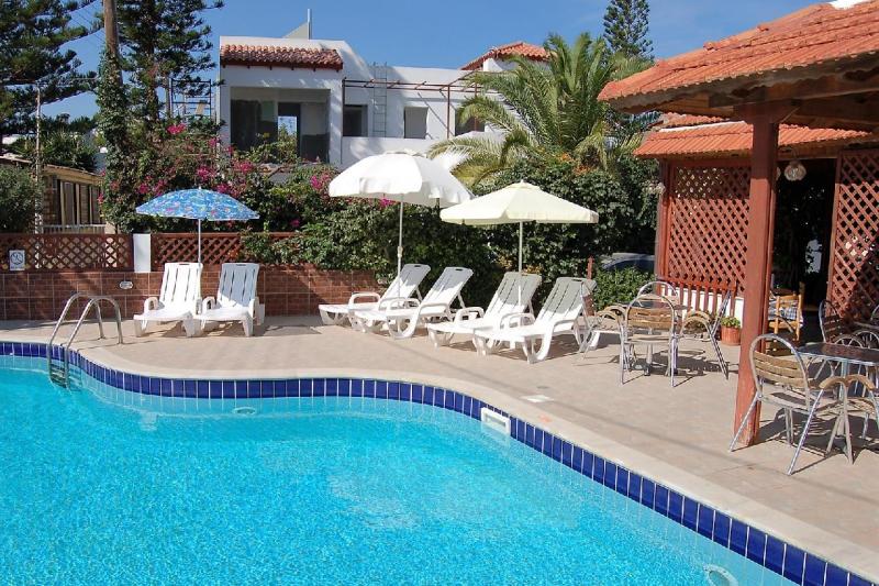 Kréta Gouves utazás Dimitra apartmanház