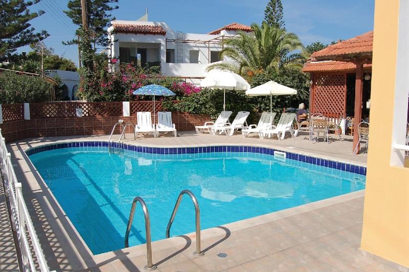 Kréta Gouves utazás Dimitra apartmanház