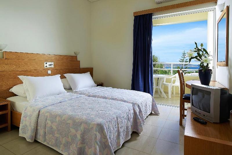 Kréta Agia Marina utazás Eleftheria Hotel