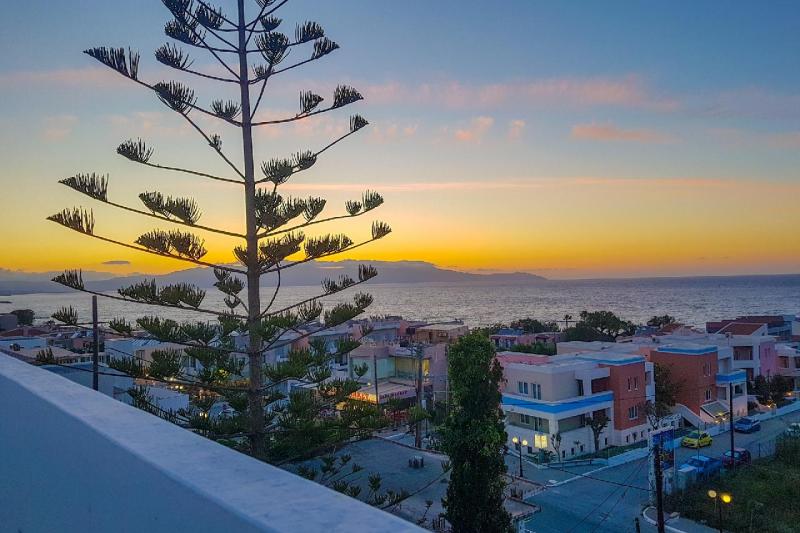 Kréta Agia Marina utazás Giannis Apartmanház