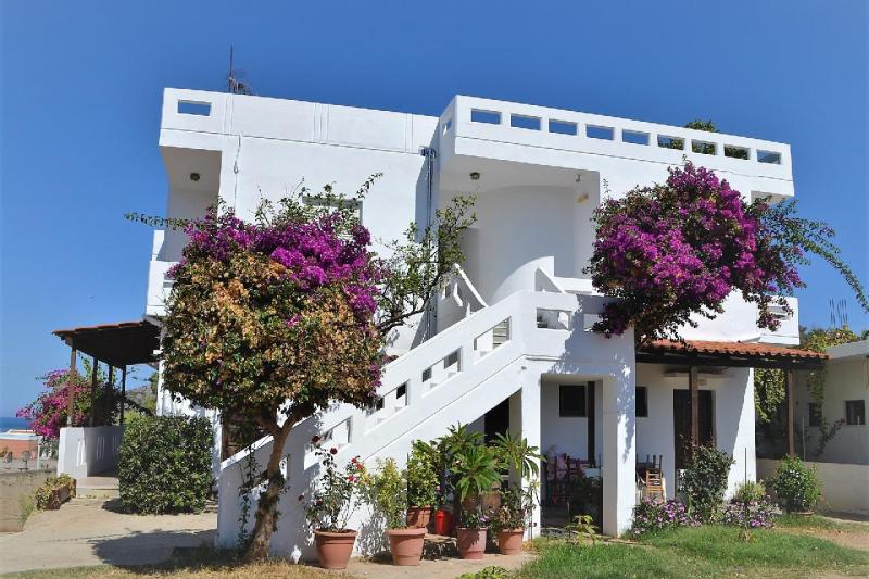 Kréta Agia Marina utazás Giannis Apartmanház