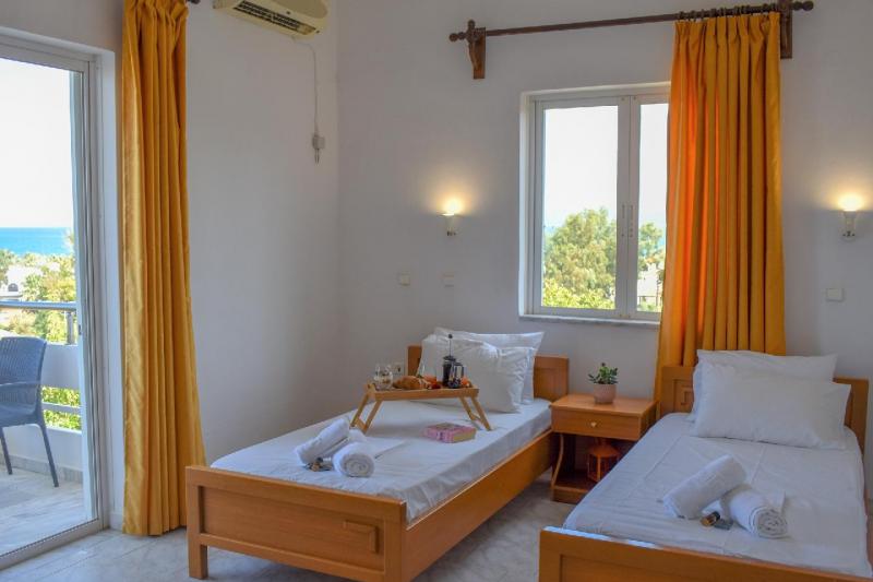 Kréta Agia Marina utazás Giannis Apartmanház