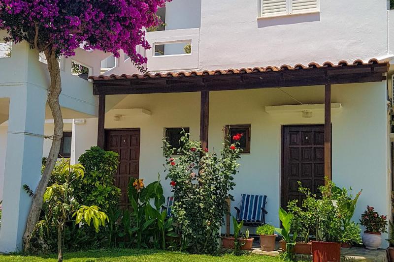 Kréta Agia Marina utazás Giannis Apartmanház