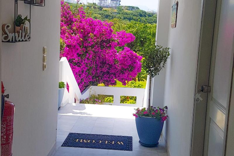 Kréta Agia Marina utazás Giannis Apartmanház