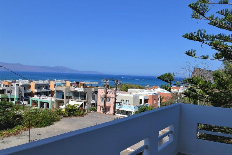 Kréta Agia Marina utazás Giannis Apartmanház