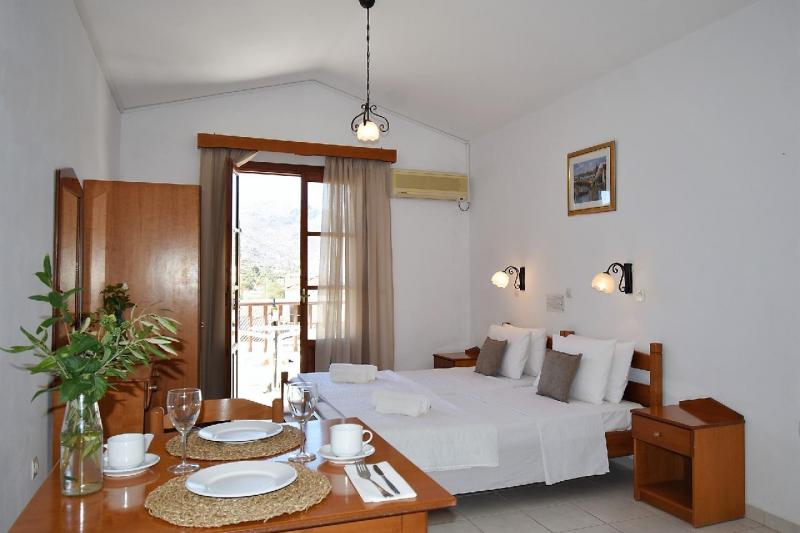 Karpathos Pigadia utazás Iliada Apartmanház