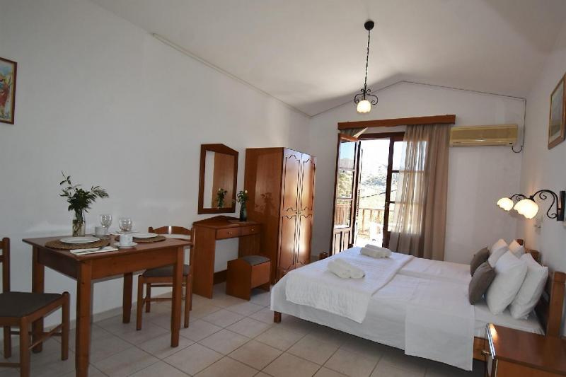 Karpathos Pigadia utazás Iliada Apartmanház