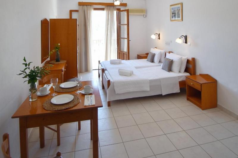 Karpathos Pigadia utazás Iliada Apartmanház