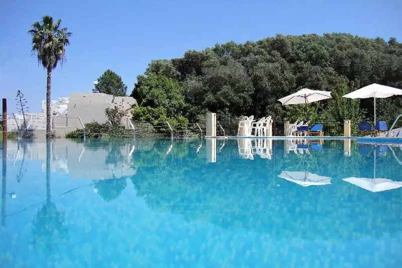 Ionian Eye Apartmanház (ex Jón tenger) Korfu Messonghi
