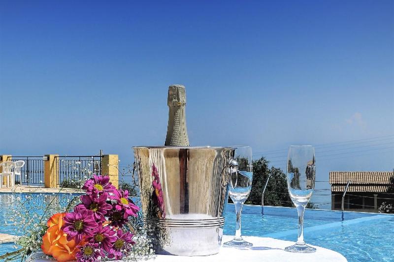 Korfu Messonghi utazás Ionian Eye Apartmanház (ex Jón tenger)