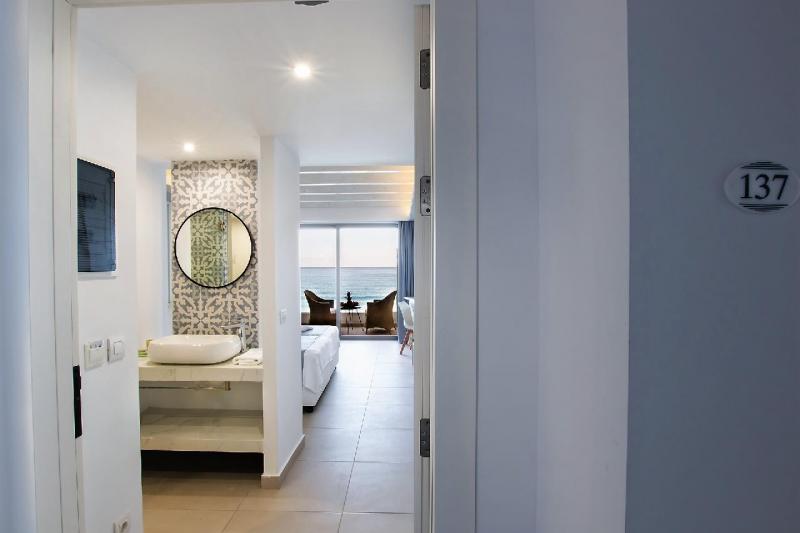 Karpathos Pigadia utazás Konstantinos Palace Hotel