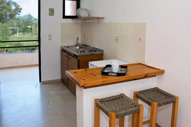 Kostas Apartmanház (ex Lina) Korfu Messonghi
