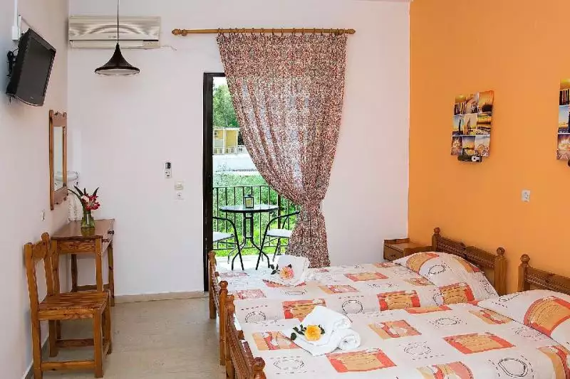 Kostas Apartmanház (ex Lina) Korfu Messonghi