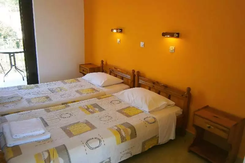 Kostas Apartmanház (ex Lina) Korfu Messonghi