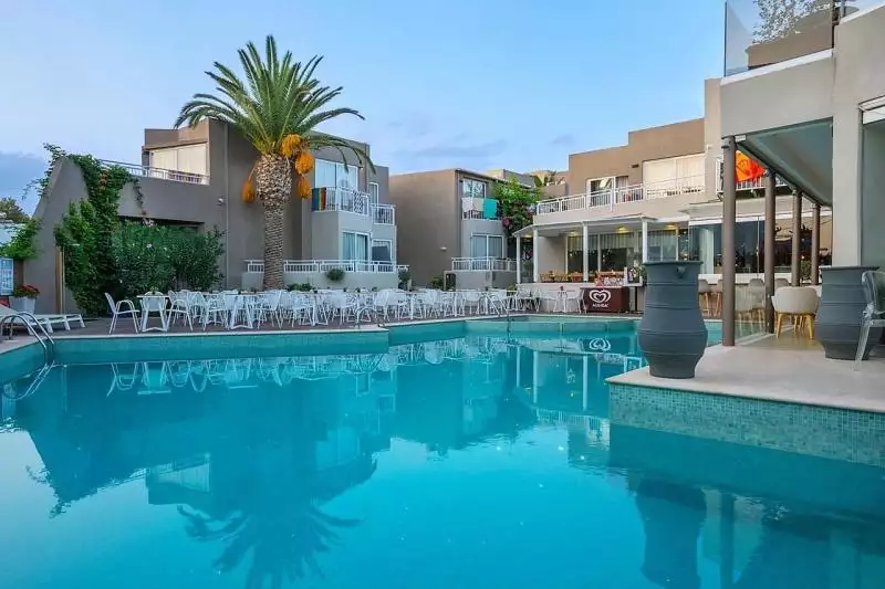 Nefeli Hotel Kréta Platanias