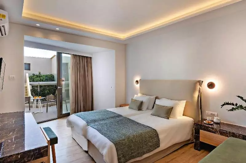 Nefeli Hotel Kréta Platanias
