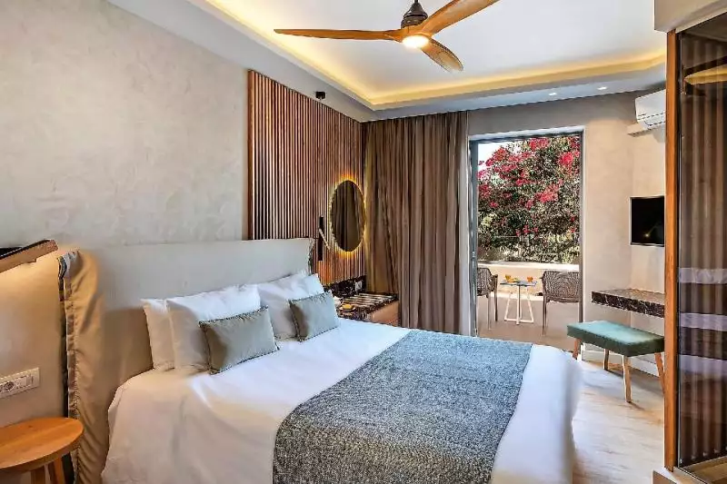 Nefeli Hotel Kréta Platanias