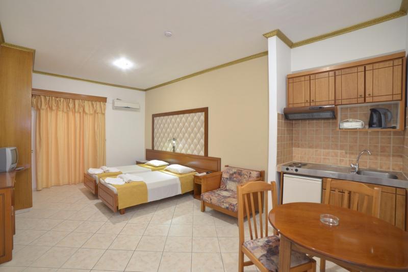 Korfu Sidari utazás Angelina Hotel