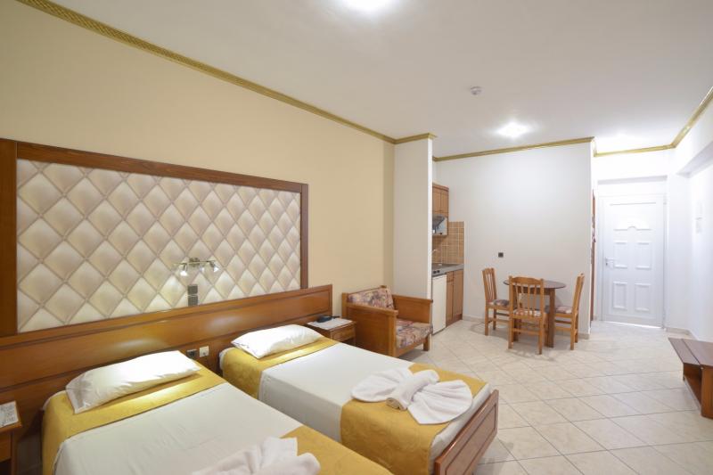 Korfu Sidari utazás Angelina Hotel