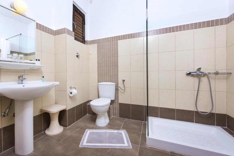 Korfu Benitses utazás Potamaki Beach Hotel