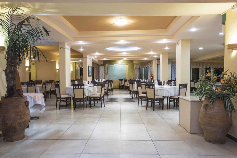 Korfu Benitses utazás Potamaki Beach Hotel