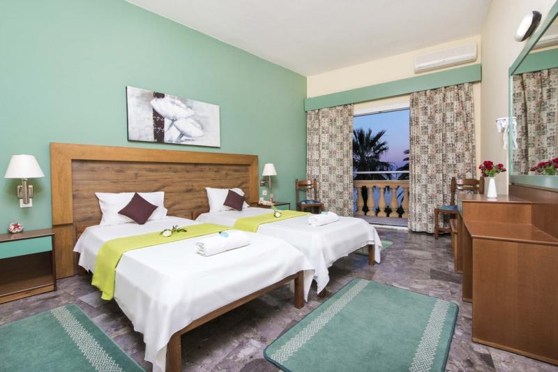 Korfu Benitses utazás Potamaki Beach Hotel