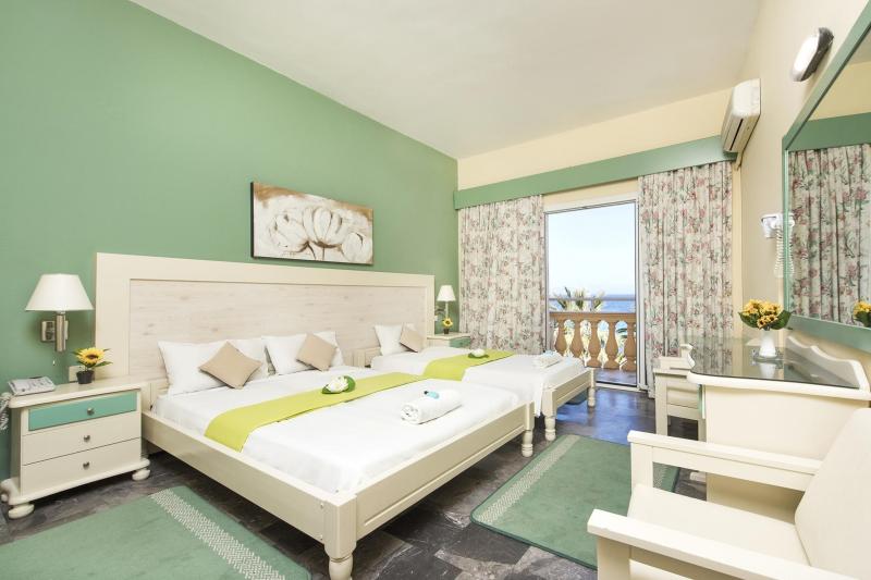 Korfu Benitses utazás Potamaki Beach Hotel