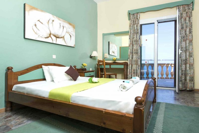 Korfu Benitses utazás Potamaki Beach Hotel