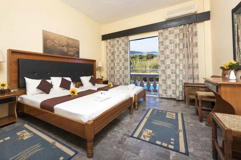 Korfu Benitses utazás Potamaki Beach Hotel