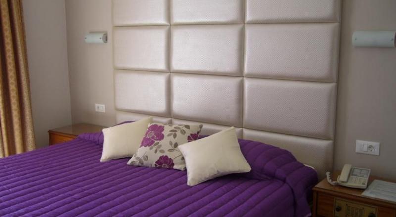 Rodosz Faliraki utazás Rhodian Rose Hotel