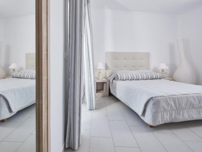 Szantorini Kamari utazás Aegean Plaza